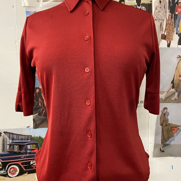 Red Button up Blousse - Picture 2 of 3